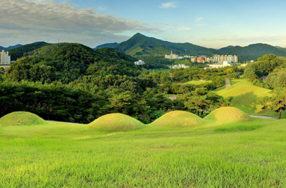 Lăng mộ vua Muryeong và Cụm mộ cổ ở Gongju - Mùa hè
